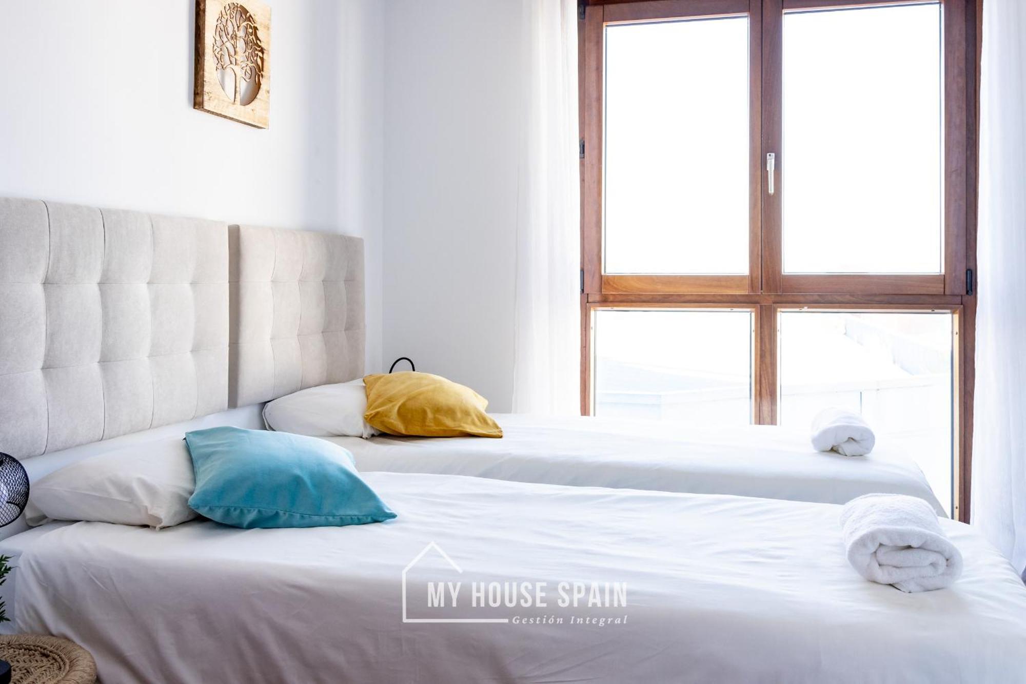 Myhousespain - Playa De Poniente, Con Vistas Al Mar Y Parking Gratuito ヒホン エクステリア 写真